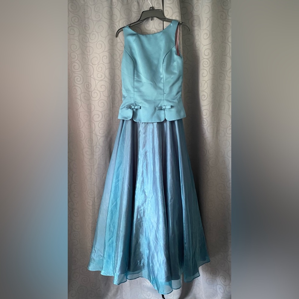 Dave & Johnny blue formal gown size 12